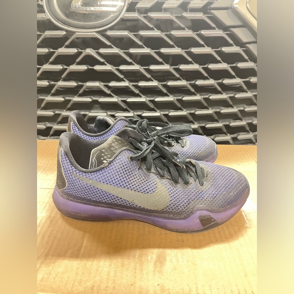 Kobe 10 size 6